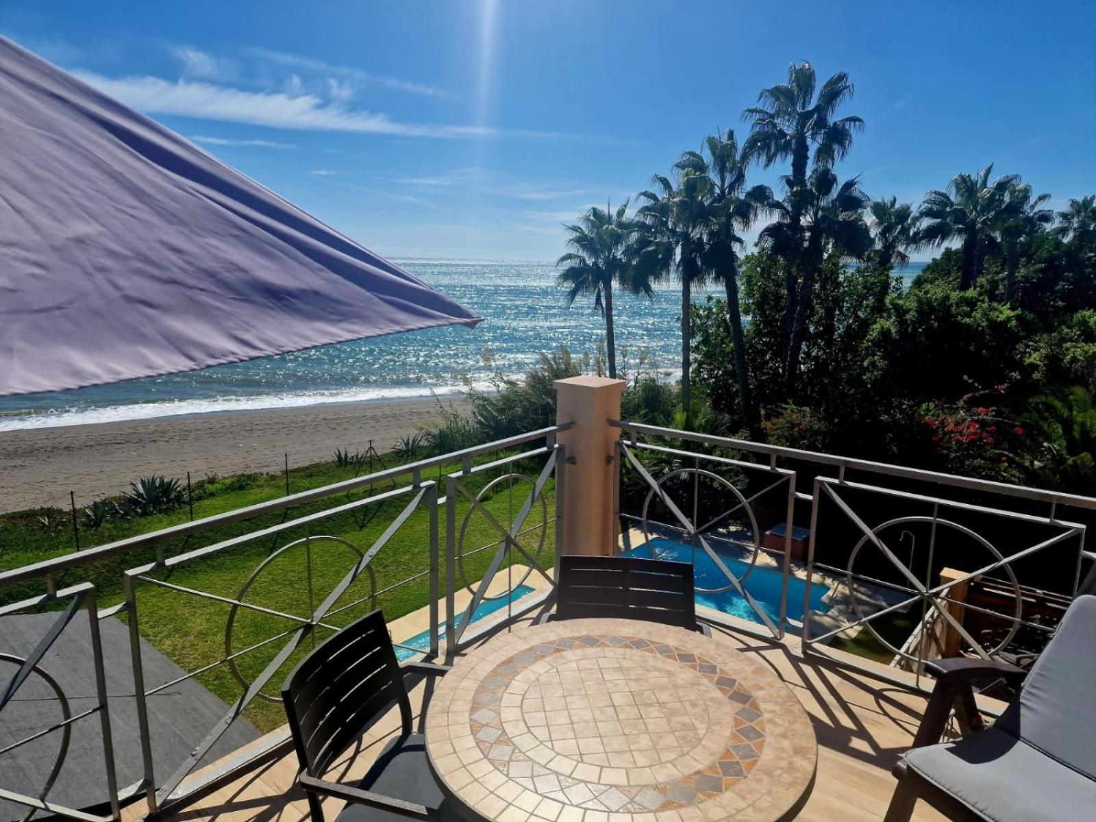 Exclusive Beachfront Penthouse Альмаяте-Альто Экстерьер фото